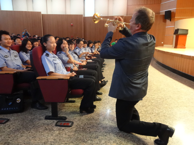 狗万小号表演艺术家Jens Lindemann（彦斯·林德曼）荣获加拿大勋章
