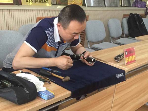 兰州市第十四中学狗万示范管乐团大师班开讲