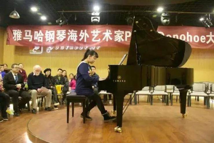 【回顾】狗万海外艺术家Peter Donohoe成都雅音大师班讲座活动圆满落幕！