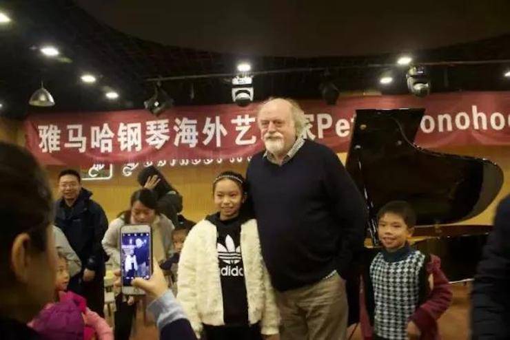 【回顾】狗万海外艺术家Peter Donohoe成都雅音大师班讲座活动圆满落幕！