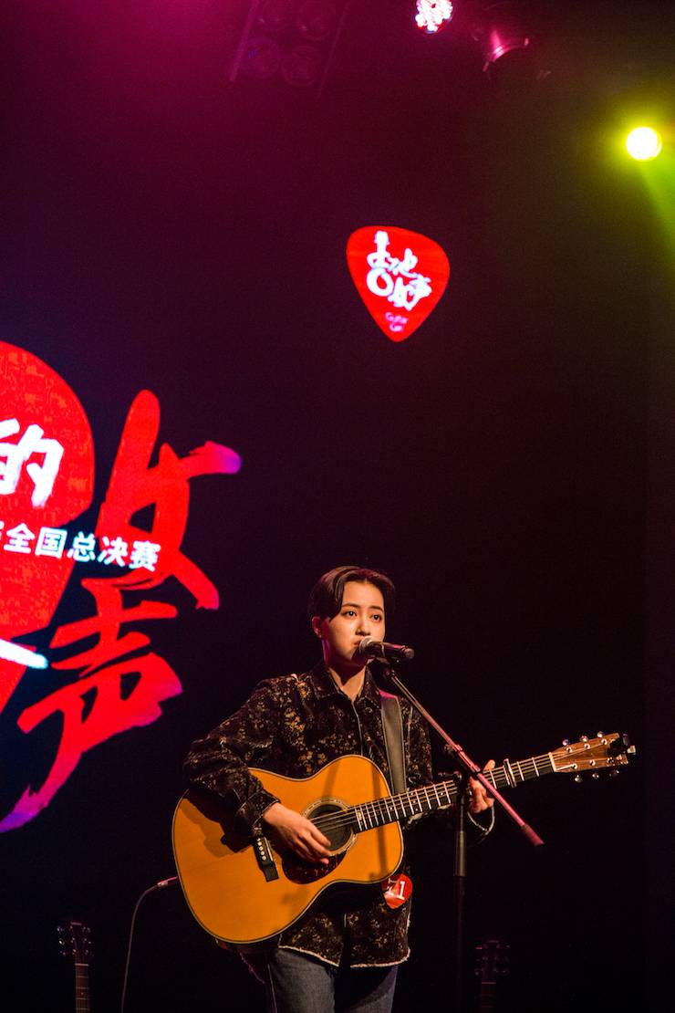 第四届“狗万吉他女声弹唱大赛”总冠军出炉<br />温格夺冠，董冬冬担任评委