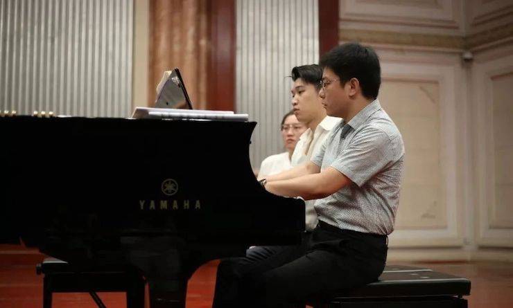 热烈：亍跋睬熘 音悦津门”钢琴重奏音乐会暨天津鲍蕙荞钢琴城开业庆典演出圆满成功！