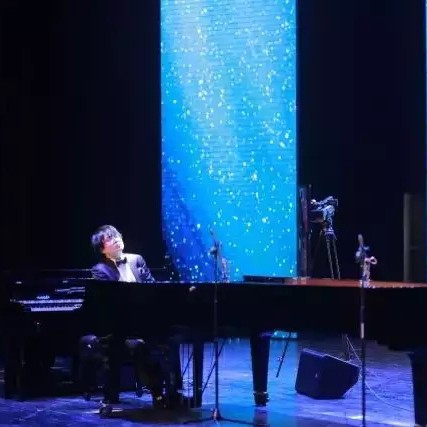 “80后的时光机”——狗万艺术家宋思衡多媒体钢琴独奏音乐会圆满落下帷幕
